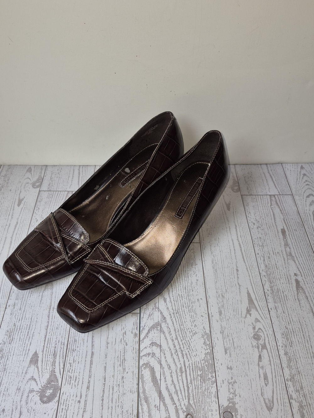 Bandolino Brown Leather Croc-Embossed Slip-On Loafers